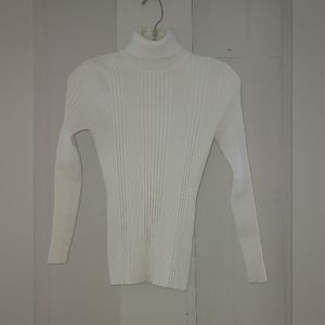 Link Women's Ribbed Turtleneck Sweater in cream color. Size Small.